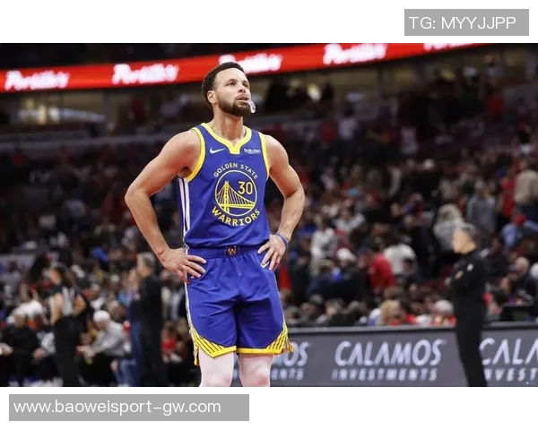 库里首节表现抢眼8投4中斩获11分外加3助攻1封盖展现全能实力 库里首节表现抢眼8投4中斩获11分外加3助攻1封盖展现全能实力